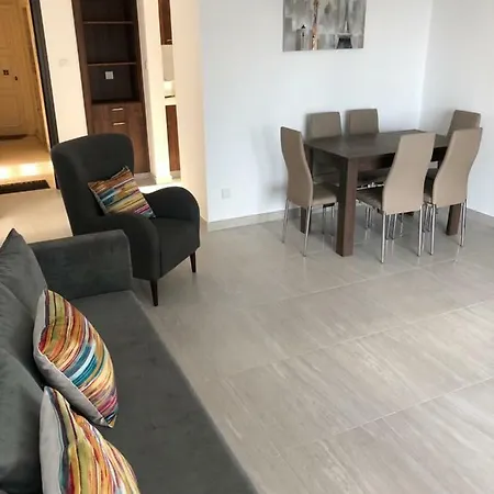 Brand New Lux Mackenzie شقة