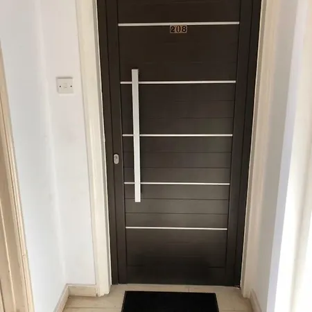 Brand New Lux Mackenzie شقة