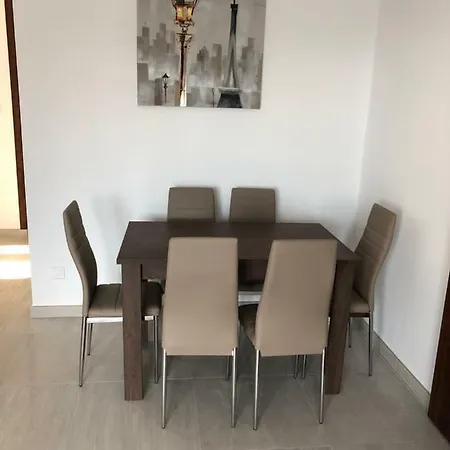 Brand New Lux Mackenzie Apartment