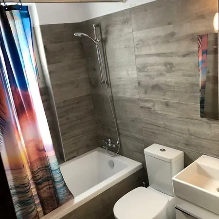 Brand New Lux Mackenzie Apartment *